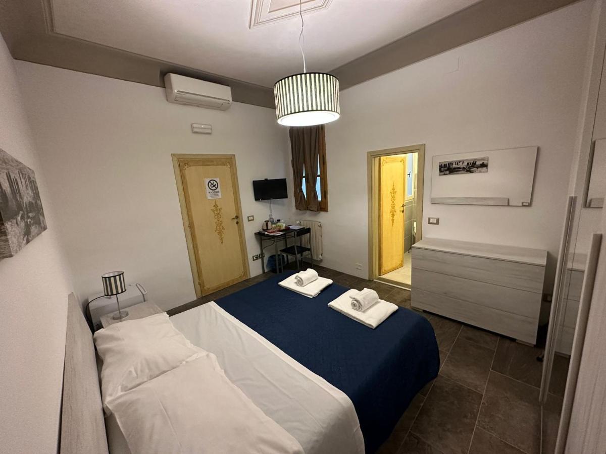 Residence Amalia Guelfa Firenze Esterno foto